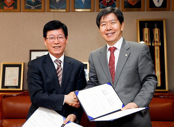 경북신용보증재단과 산학협력 협약 체결(2012-12-11)
